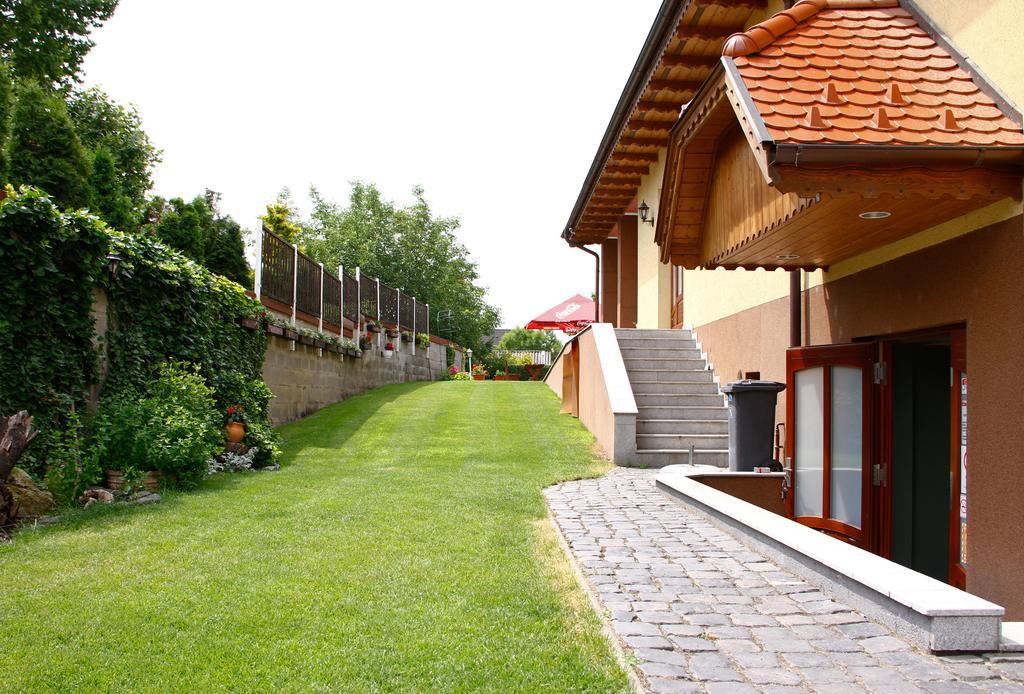 Castrum Vendeghaz Szigetszentmárton Exterior foto
